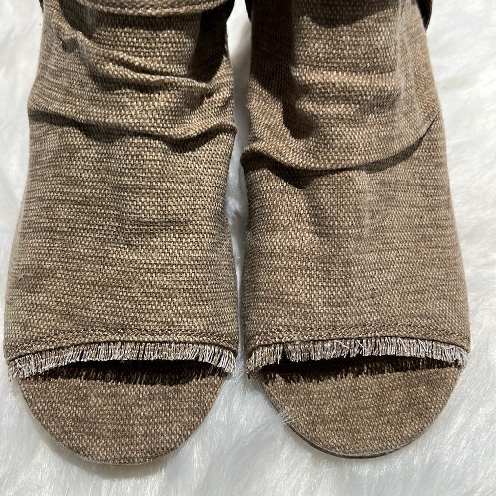 VERY G SOLANGE PEEP TOE BOOTIE. Size 8.5. B71 - Picture 5 of 9